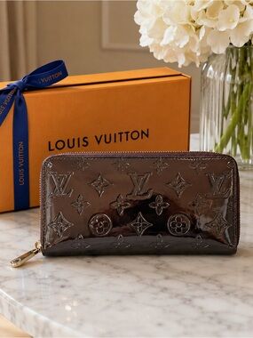 Louis Vuitton Vernis Zippy Wallet Amarante Patent Leather – excellent condition